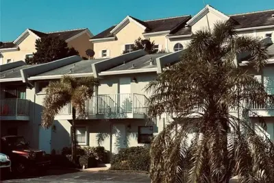 4121 NE 21st Ter #3, Lighthouse Point: photo 1 of 40