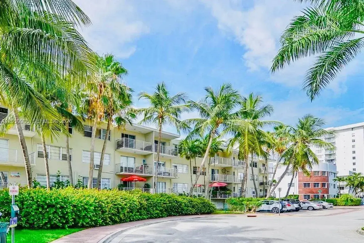 1441 Lincoln Rd #214, Miami Beach: photo 1 of 9