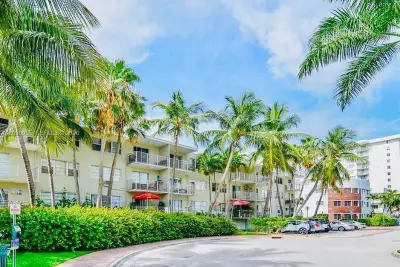 1441 Lincoln Rd #214, Miami Beach: photo 1 of 9