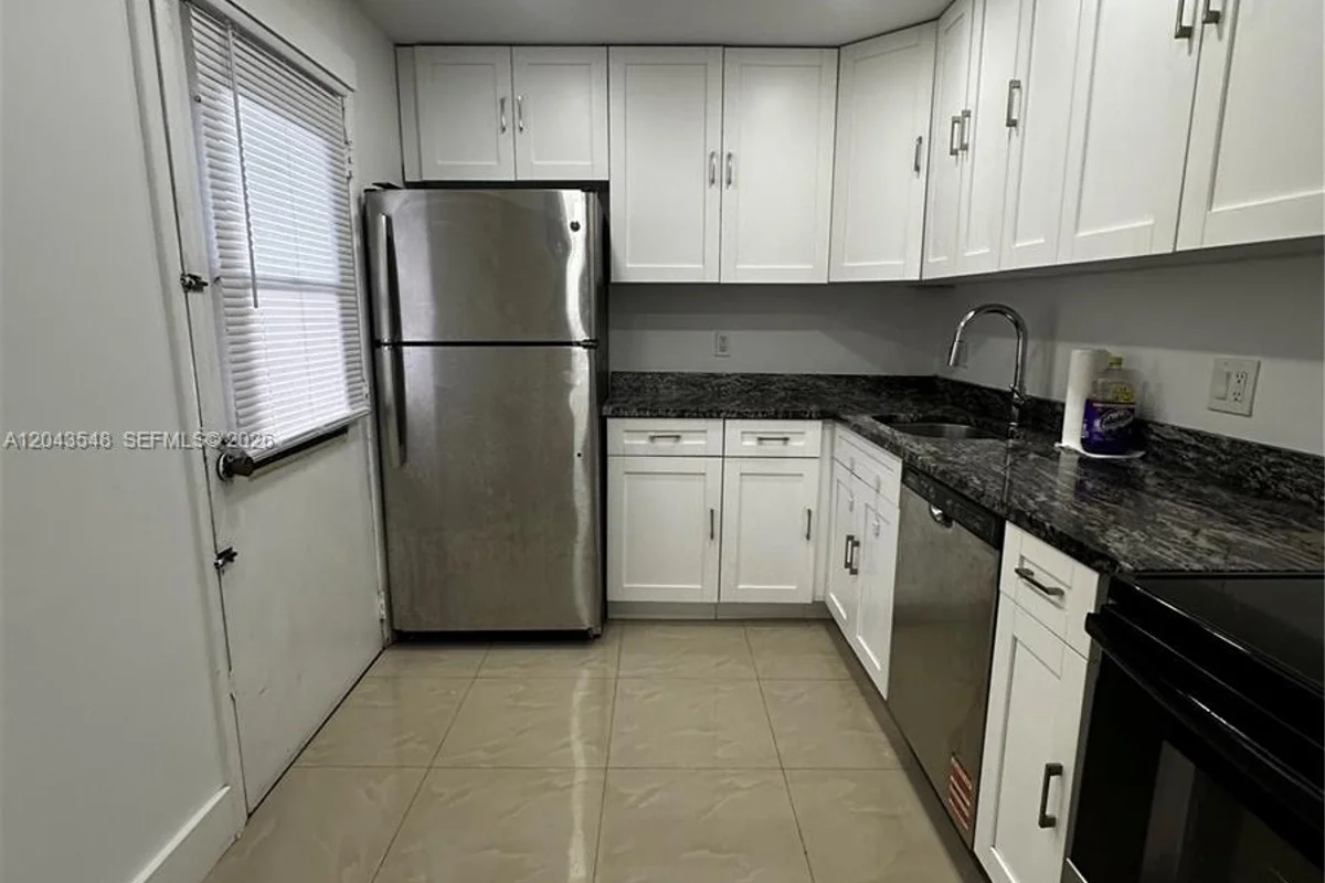 3475 N Country Club Dr #315, Aventura: photo 1 of 33
