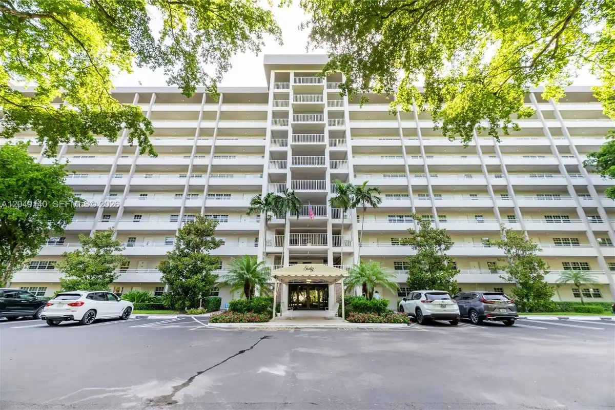 605 Oaks Dr #607, Pompano Beach: photo 1 of 35