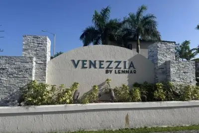 14852 SW 183rd Ter, Miami: photo 1 of 30