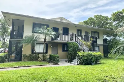 588 Trace Cir #211, Deerfield Beach: photo 1 of 27