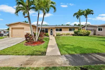 2251 NW 87th Ave, Pembroke Pines: photo 1 of 24