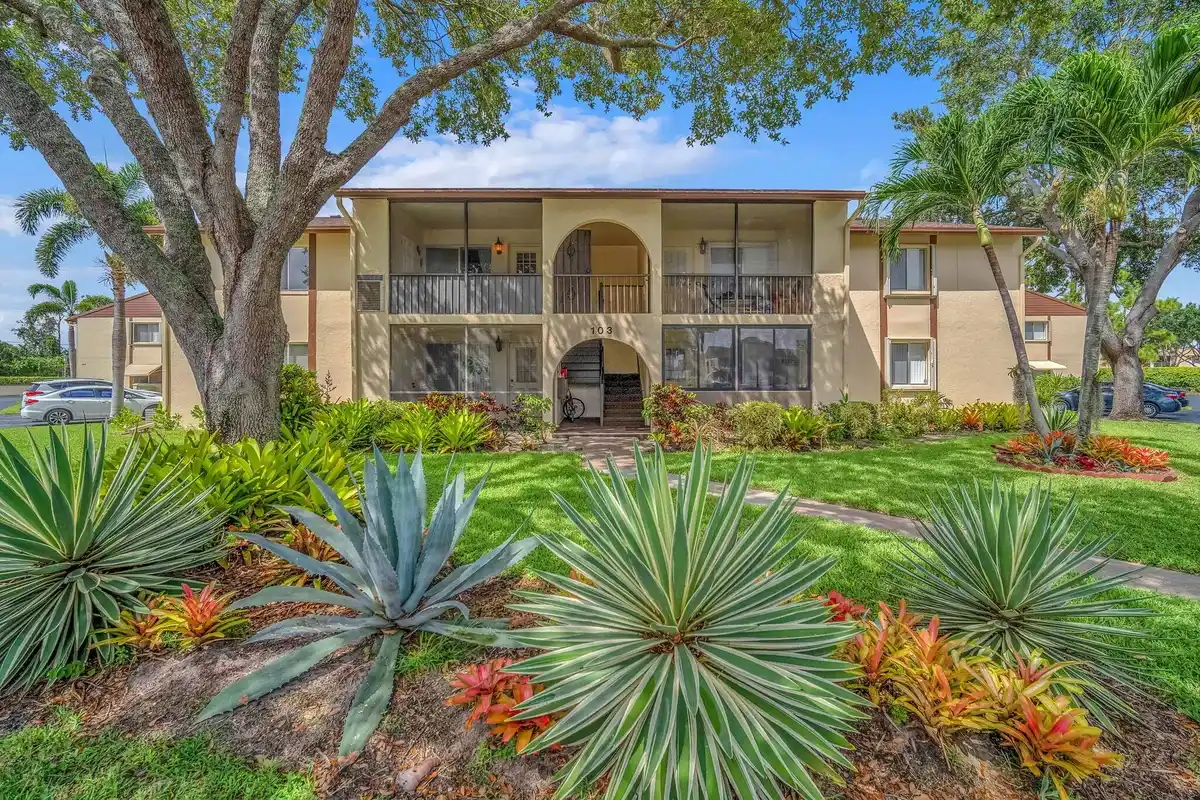 103 Lake Pine Cir #A-2, Greenacres: photo 1 of 31