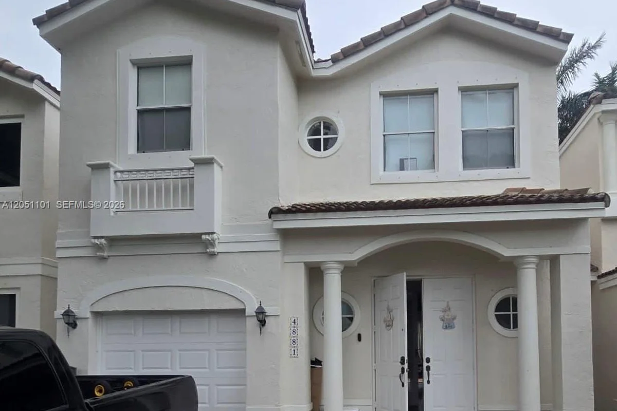4881 NW 107th Ct, Doral: photo 1 of 12