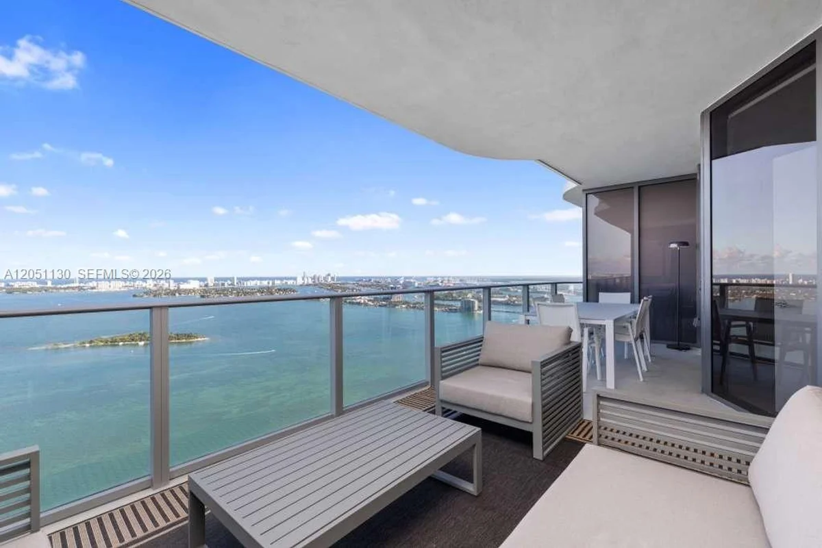 700 NE 24 #2203, Miami: photo 1 of 1