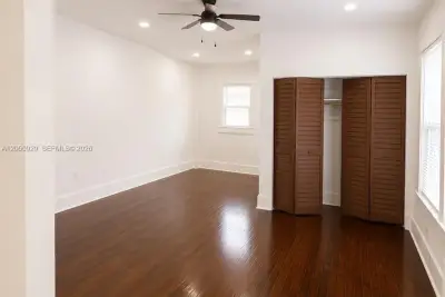1319 Meridian Ave #208, Miami Beach: photo 1 of 6
