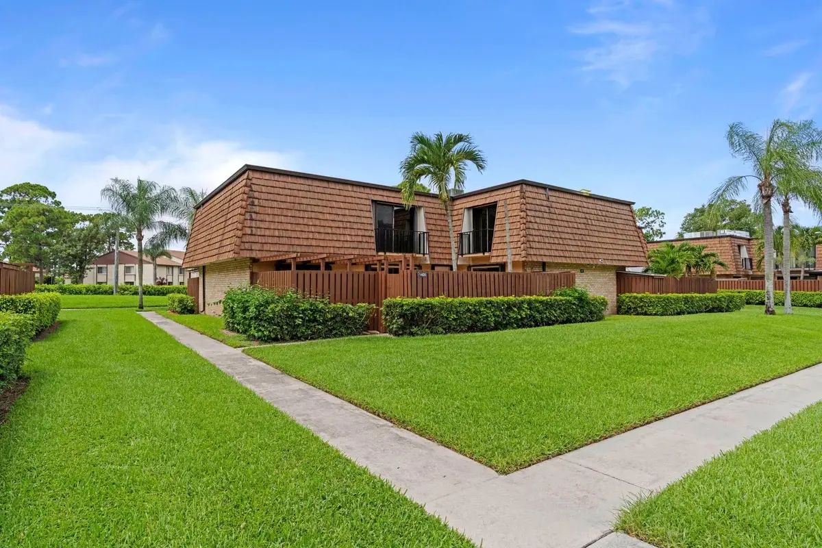 1405 14th Ln, Lake Worth: photo 1 of 25