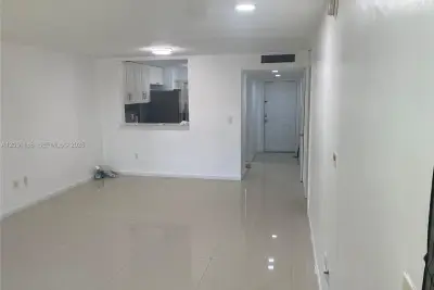 1550 NE 191st St #309, Miami: photo 1 of 24