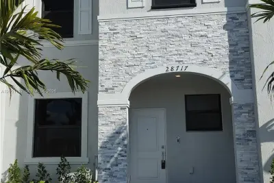 28717 SW 132nd Pl, Homestead: photo 1 of 32