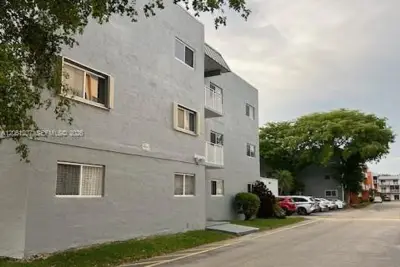 11311 SW 200th St #309D, Miami: photo 1 of 4