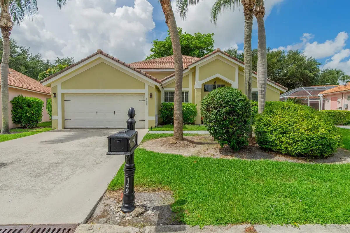 149 Cove Rd, Greenacres: photo 1 of 37