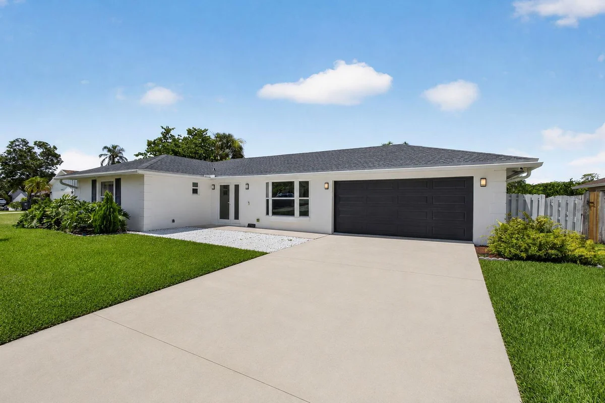 11760 Inverness Cir, Wellington: photo 1 of 24