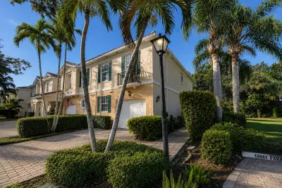 436 Capistrano Dr, Palm Beach Gardens: photo 1 of 23