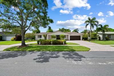 5720 SW 7th St, Plantation: photo 1 of 42