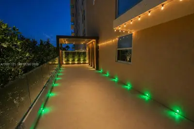1912 S Ocean Dr #2C, Hallandale Beach: photo 1 of 9