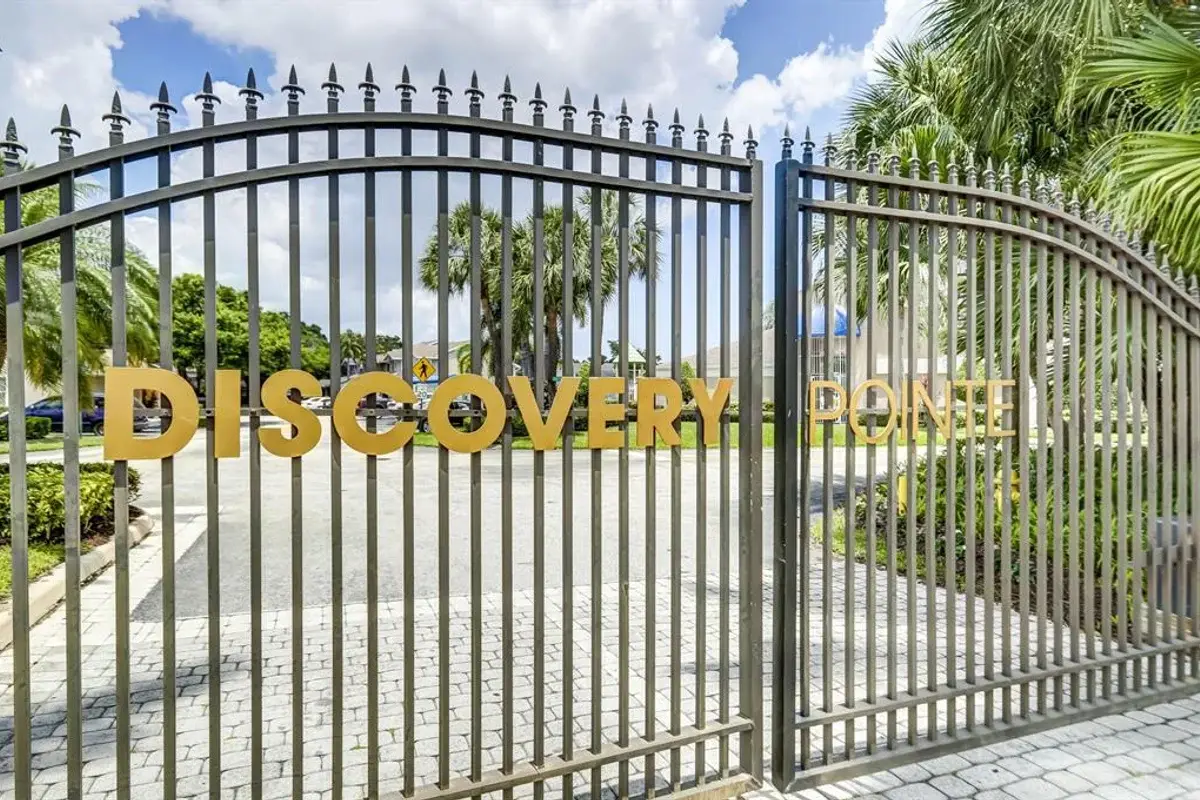 2147 Discovery Cir W, Deerfield Beach: photo 1 of 40