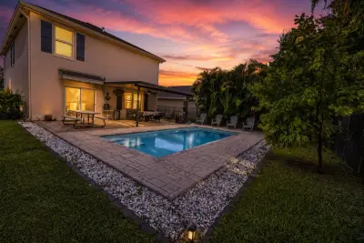 3758 Whitney Park Ln, Lake Worth: photo 1 of 35