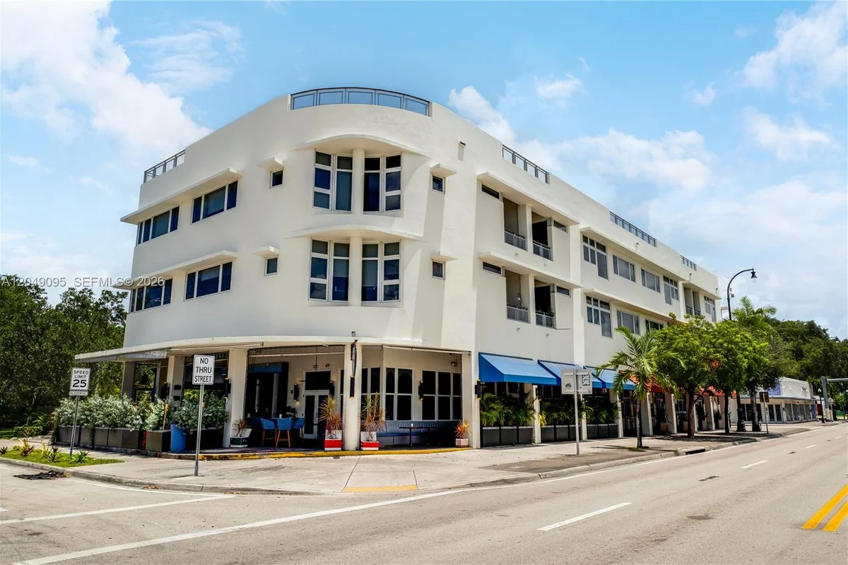 6701 Biscayne Blvd #204, Miami: photo 1 of 12