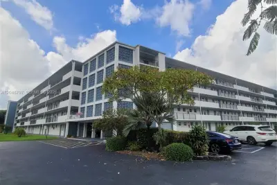 950 Hillcrest Dr #109, Hollywood: photo 1 of 11