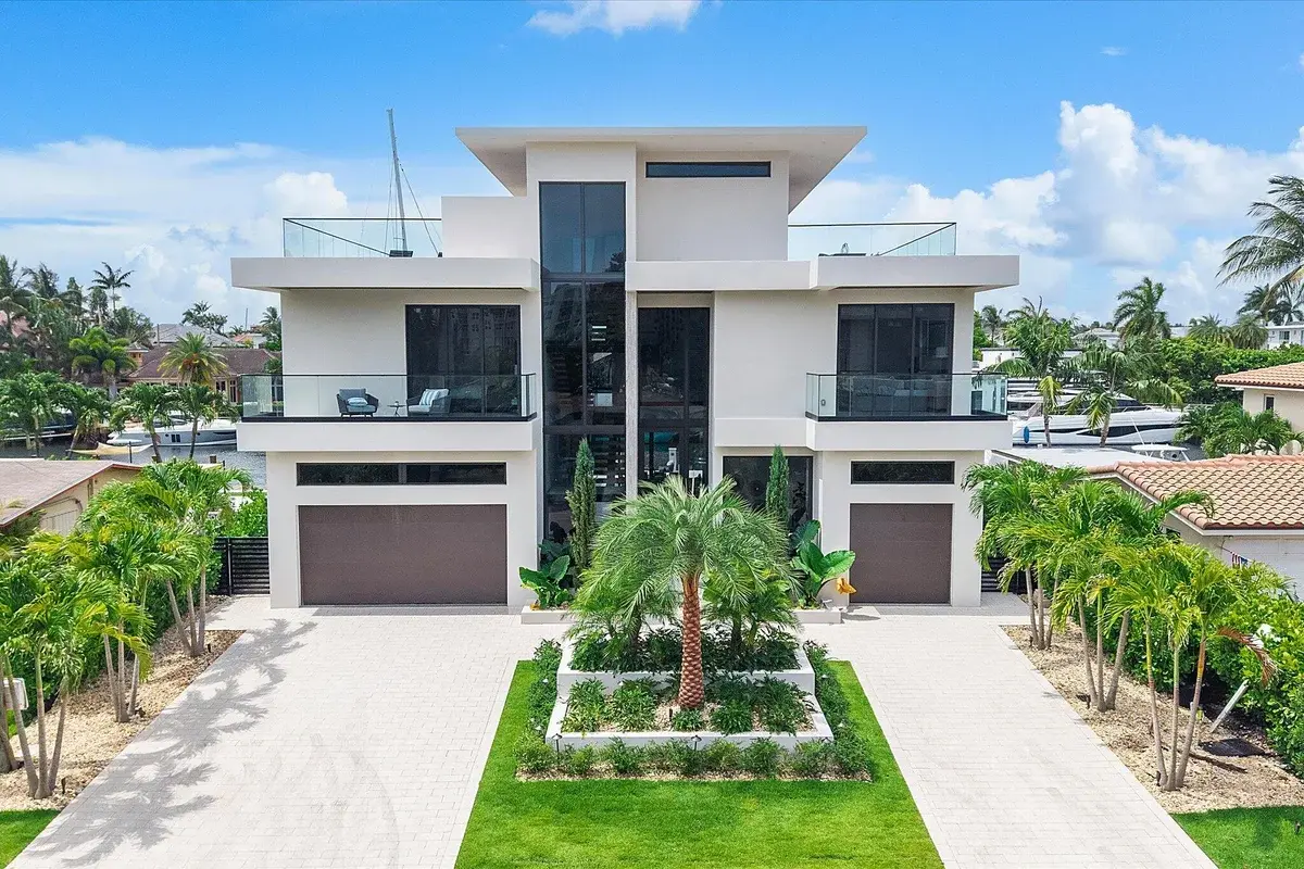 1607 SE 14th St, Fort Lauderdale: photo 1 of 68