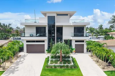 1607 SE 14th St, Fort Lauderdale: photo 1 of 68