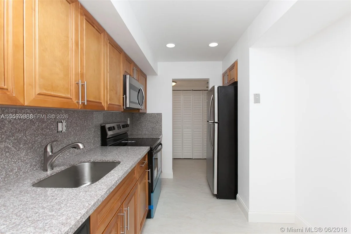 3821 Environ Blvd #107, Lauderhill: photo 1 of 19