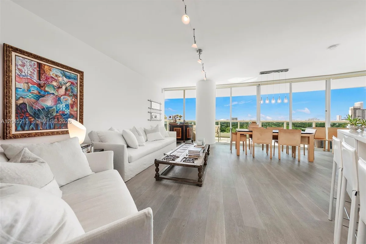 2127 Brickell Ave #1006, Miami: photo 1 of 35