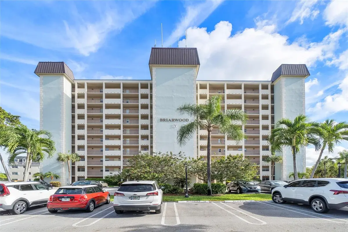 9101 W Sample Rd #402, Coral Springs: photo 1 of 31