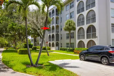 250 NE 20th St #3210, Boca Raton: photo 1 of 37