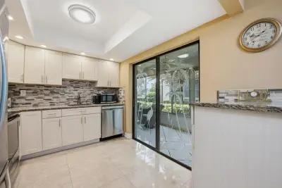 54 Capri B, Delray Beach: photo 1 of 36