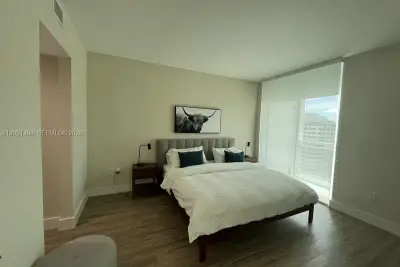 951 Brickell Ave #1706, Miami: photo 1 of 9