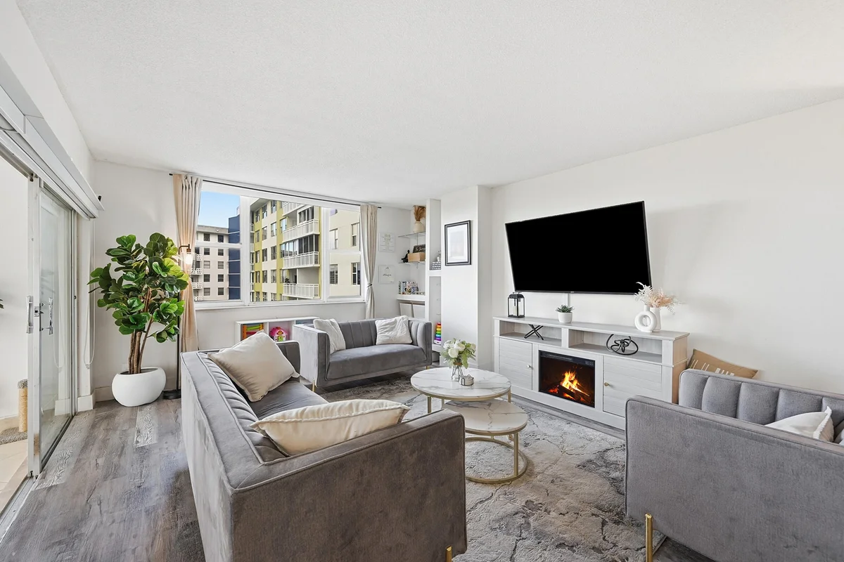 4400 Hillcrest Dr #719c, Hollywood: photo 1 of 40