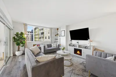 4400 Hillcrest Dr #719c, Hollywood: photo 1 of 40