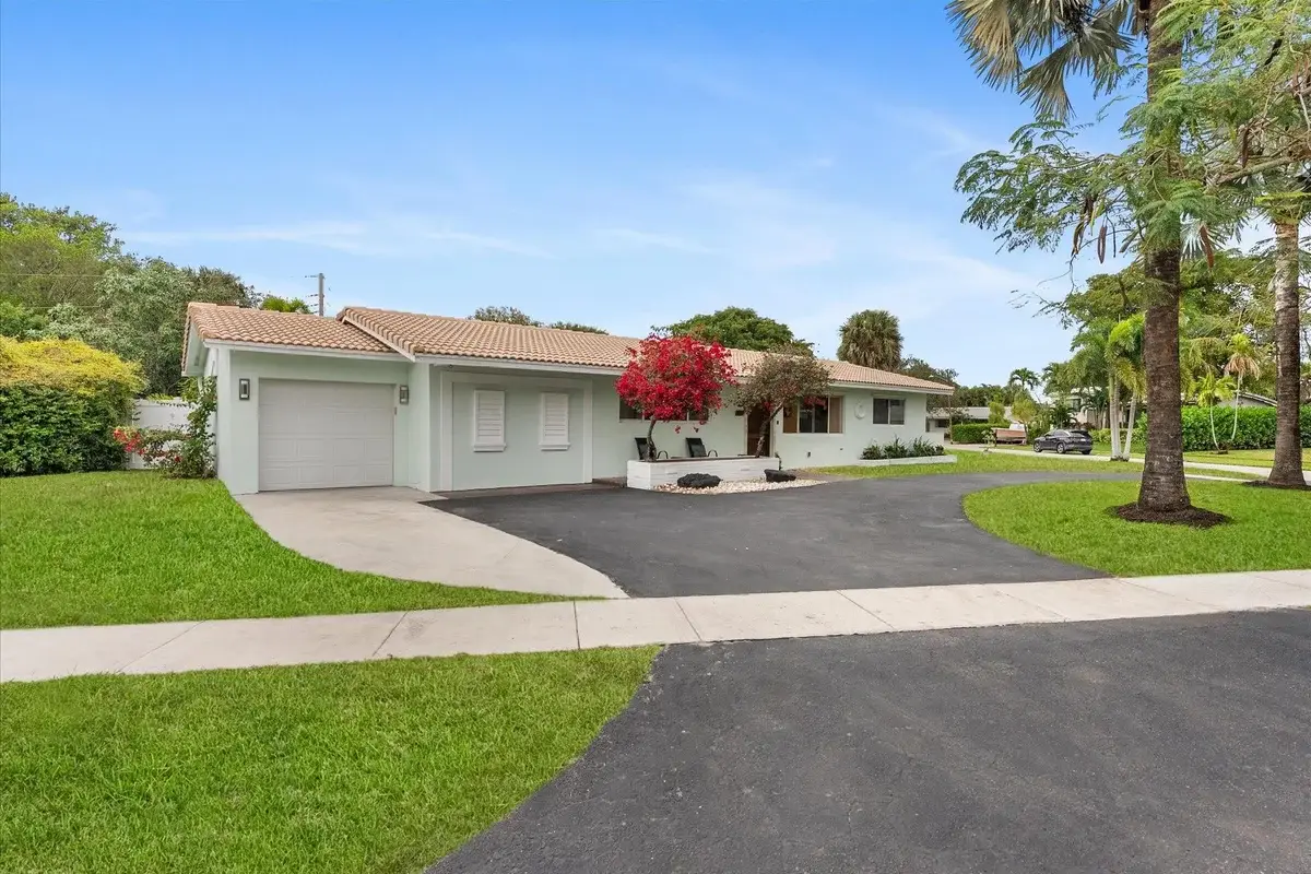 1257 NW 5th St, Boca Raton: photo 1 of 44