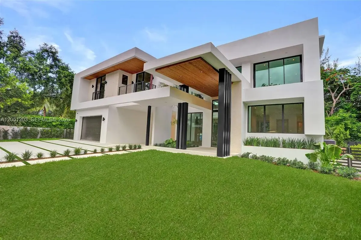 4640 Sunset Dr, Miami: photo 1 of 56