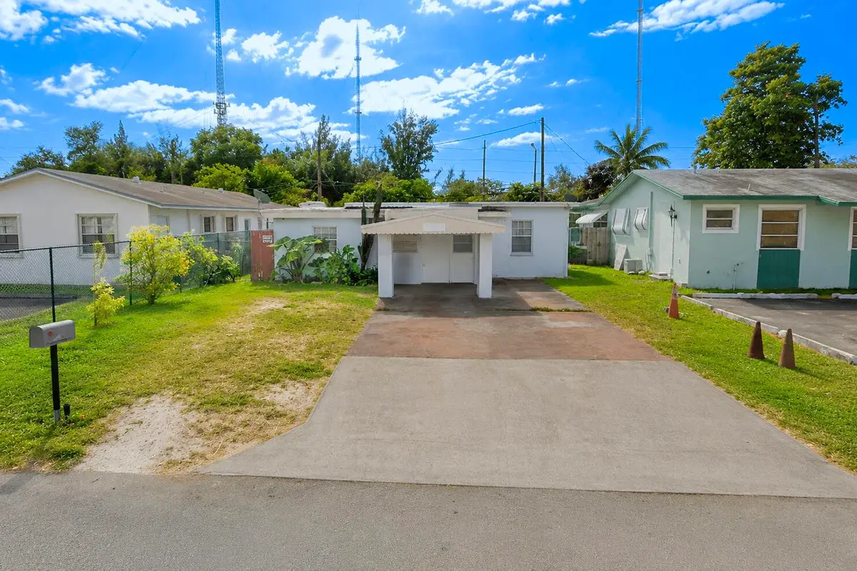 6142 SW 40th Ct, Miramar: photo 1 of 11