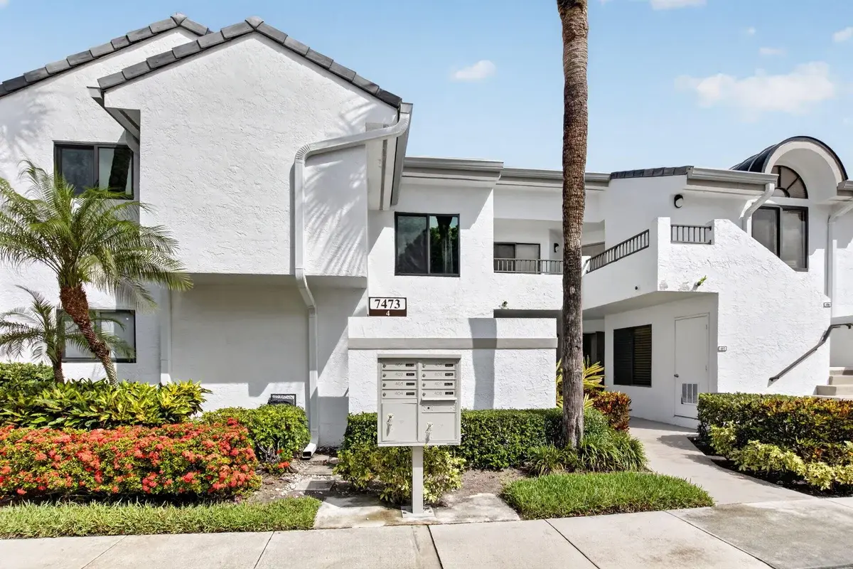 7473 Glendevon Ln #402, Delray Beach: photo 1 of 101