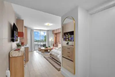 90 NE 32nd St #620, Miami: photo 1 of 21