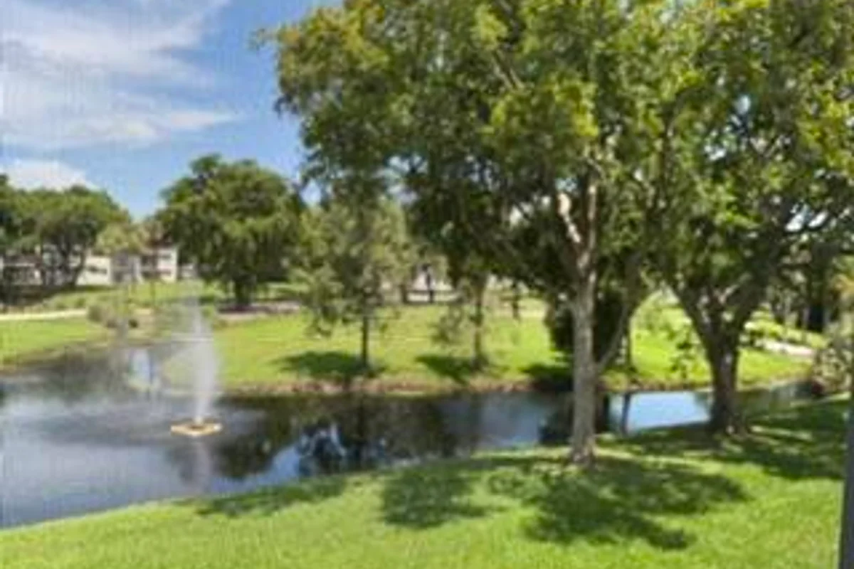 700 S Hollybrook Dr #207, Pembroke Pines: photo 1 of 13