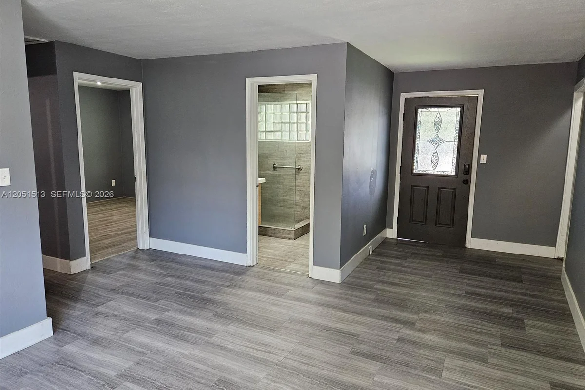 5627 SW 26th St, West Park: photo 1 of 14