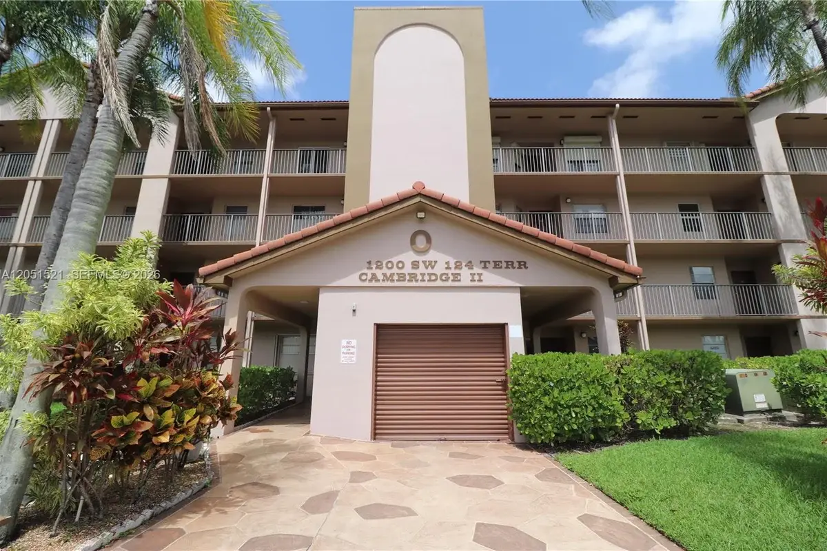 1200 SW 124th Ter #201O, Pembroke Pines: photo 1 of 25