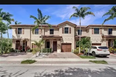 23570 SW 113th Path, Homestead: photo 1 of 30