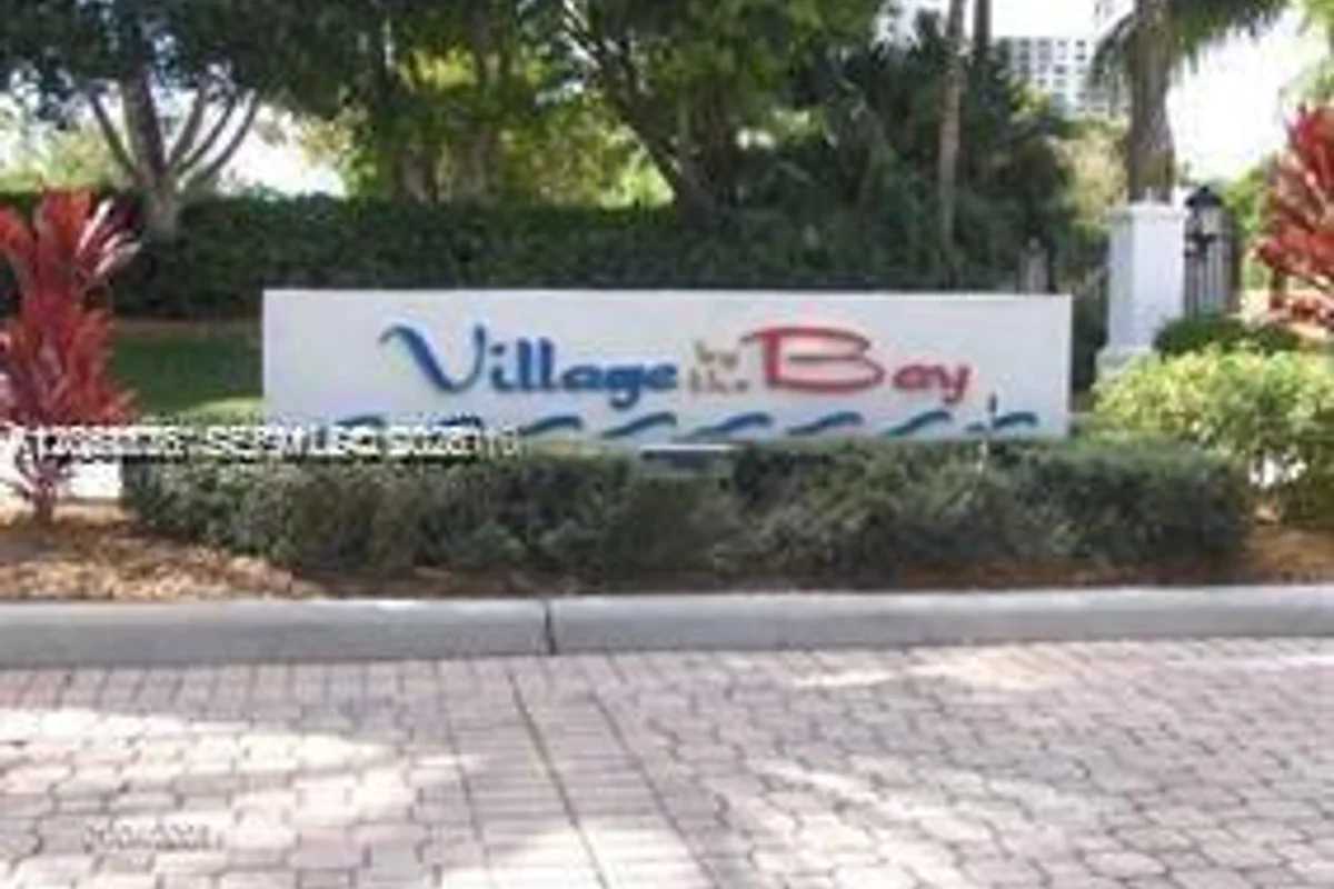 3245 NE 184th St #13111, Aventura: photo 1 of 12