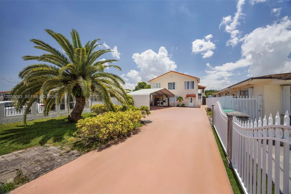 416 NW 58th Ave, Miami: photo 1 of 2