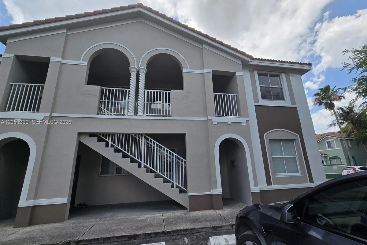 1661 SE 29th Ct #202, Homestead: photo 1 of 12