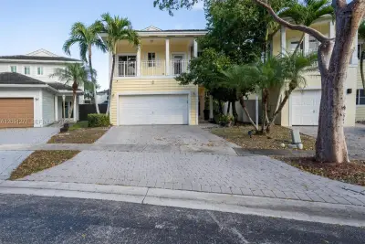 357 NE 35th Ter, Homestead: photo 1 of 49