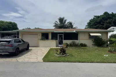 4517 NW 49th Ct, Tamarac: photo 1 of 17