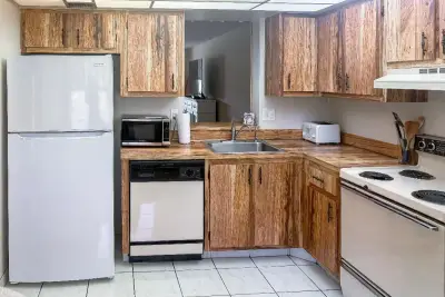 7561 NW 1st St #207, Margate: photo 1 of 28